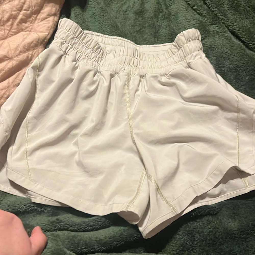 Lululemon track that 5 inch short size 8.